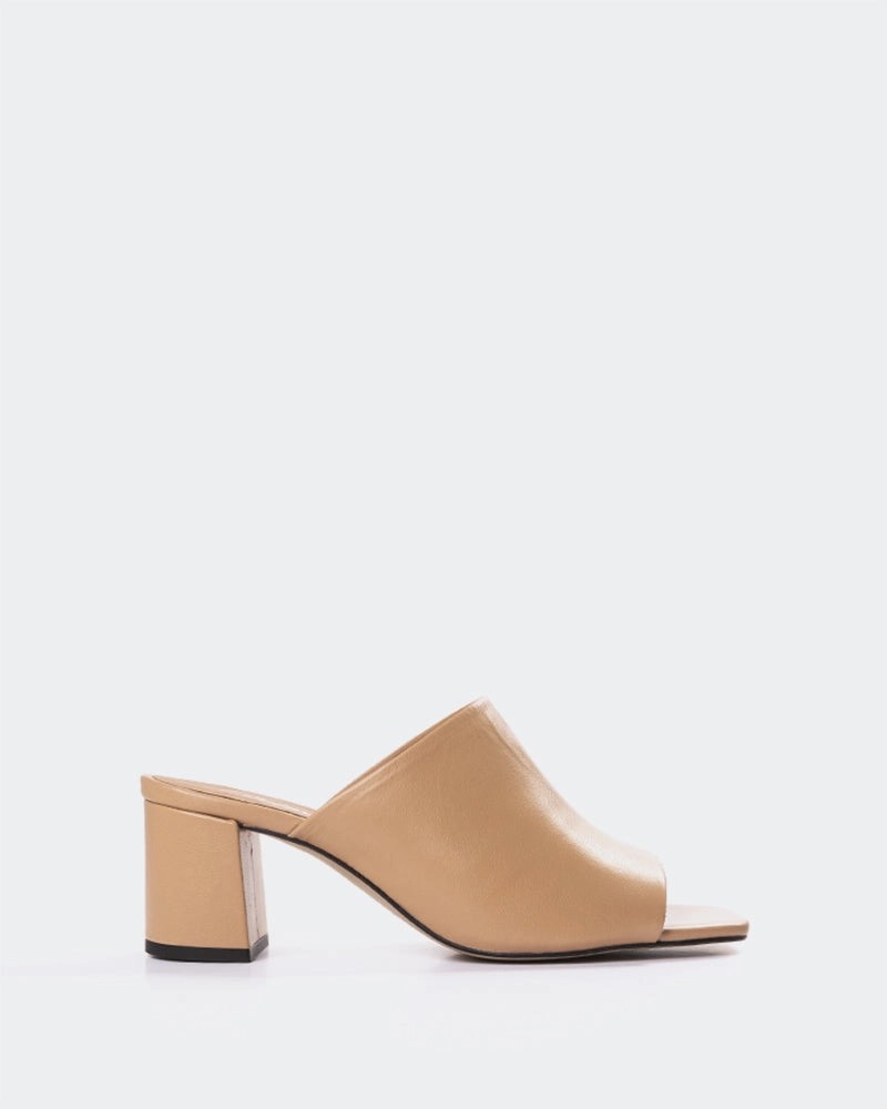 Pelham Camel Leather loose - fit line