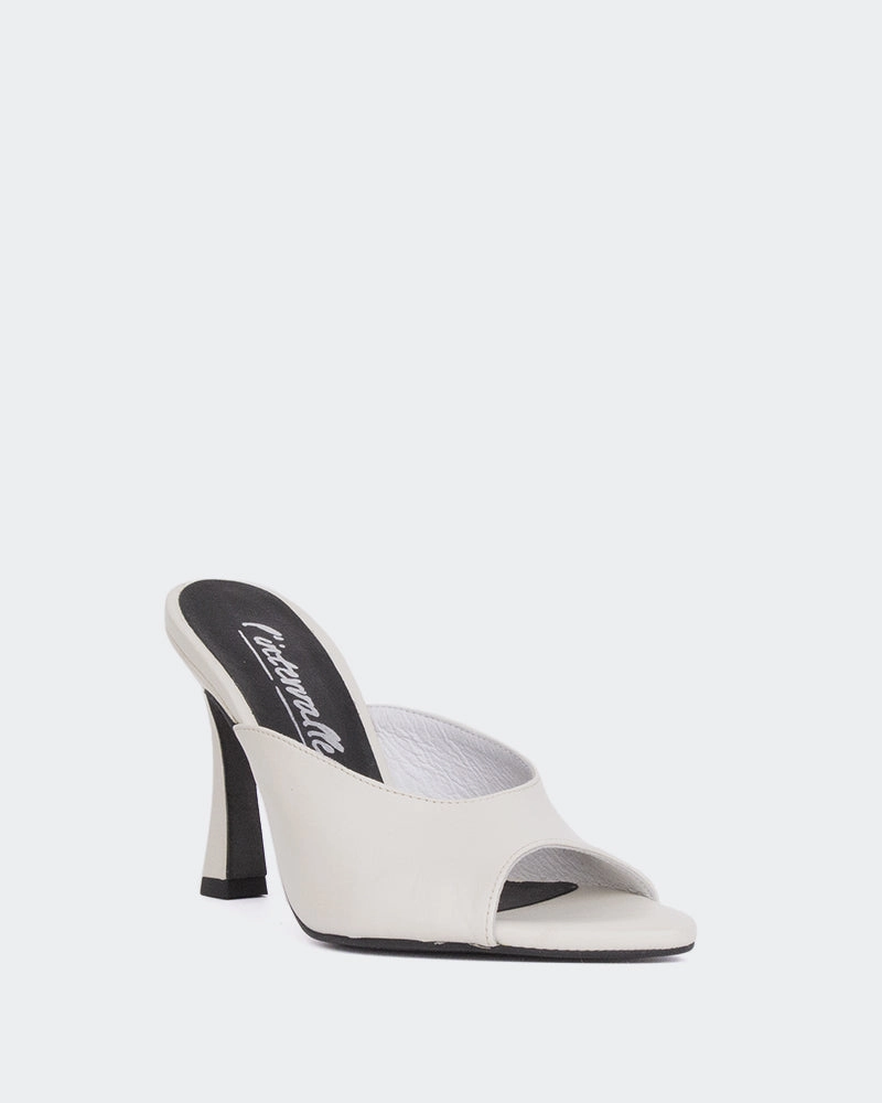 Prosper Ivory Leather Padded Tongue Sophisticated Comfort