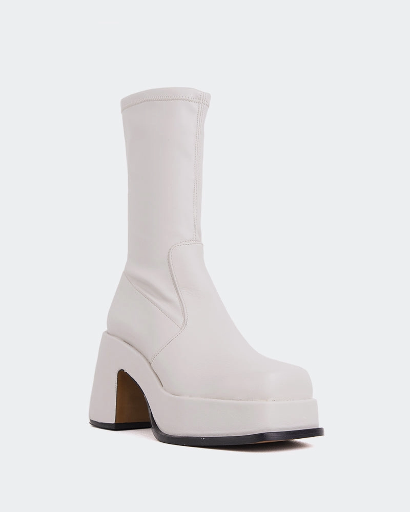 Turcot Off White Stretch Rugged Built Outdoor Trek