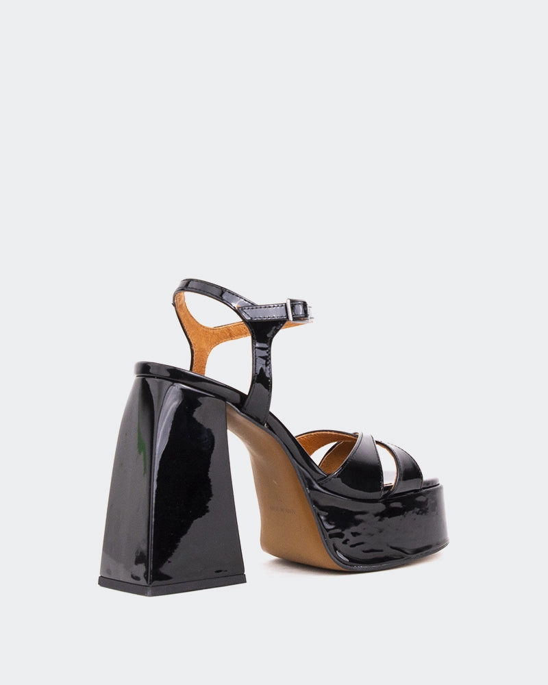 Endless Black Patent/Verni Noir T Strap Breathable Sole