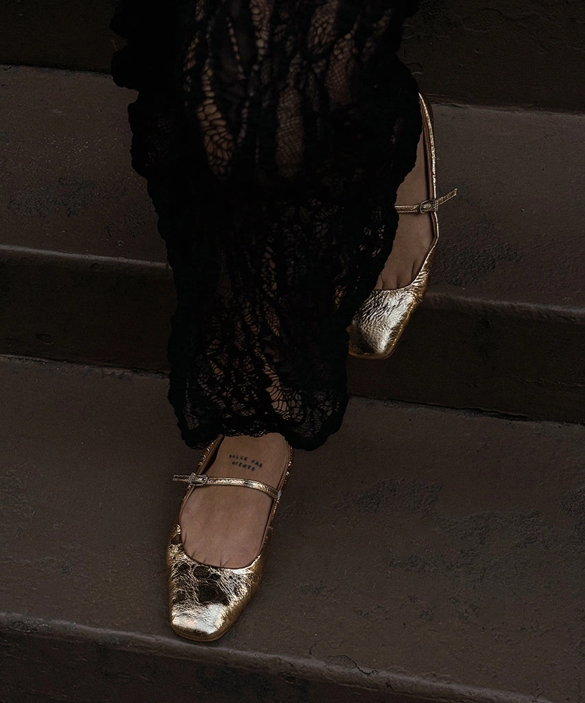 Plush Fit REYES BALLET FLATS GOLD DISTRESSED LEATHER