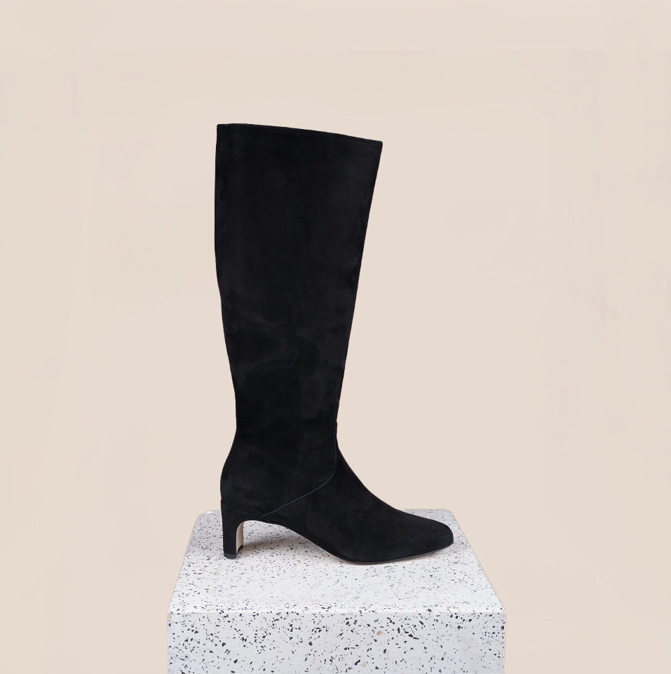 Stella - Black Suede Fashionable Cozy Interior
