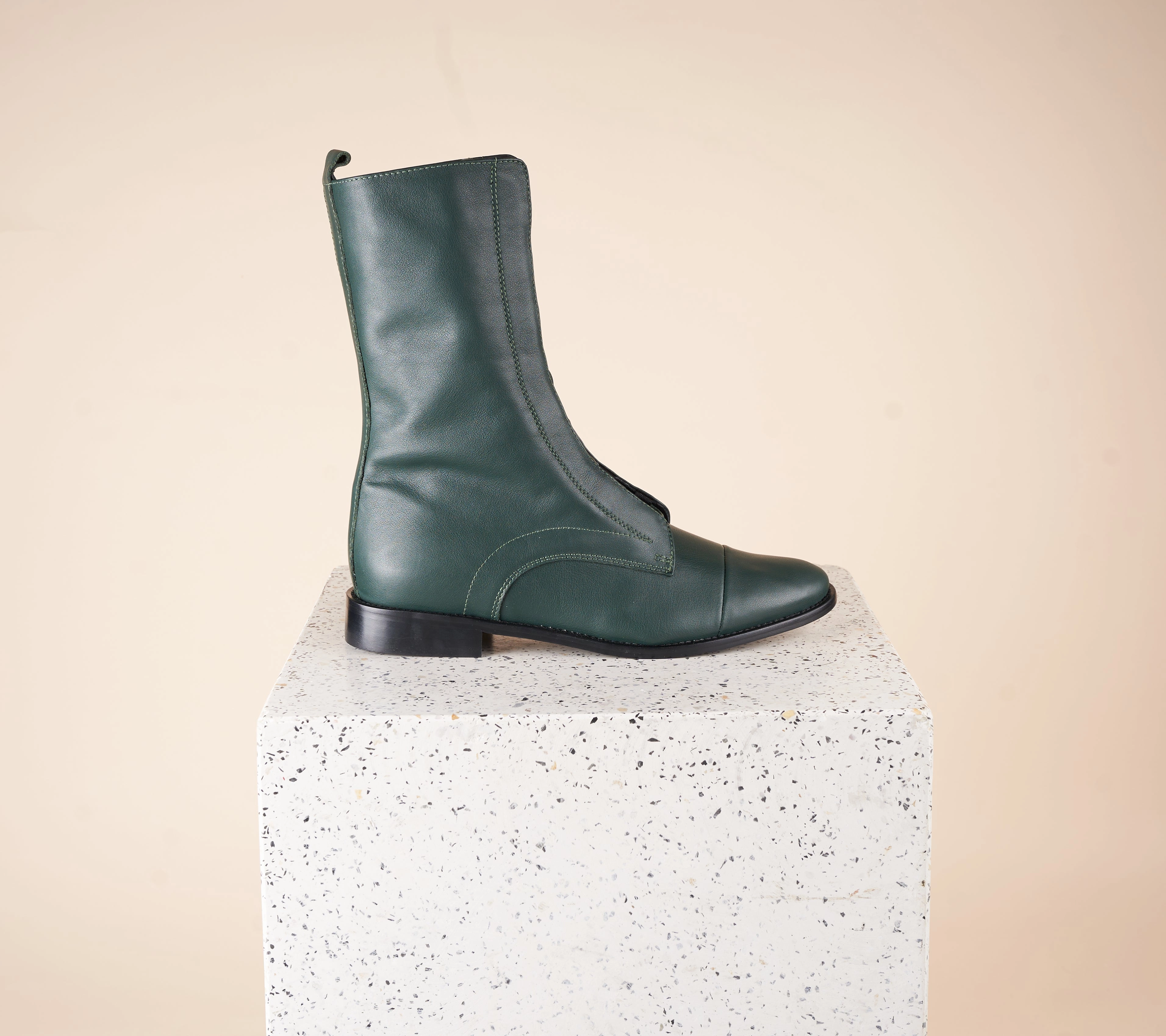 Milano - Pine Green Leather Cushioned Step Snowy Path Feather Light Weather Resistant User