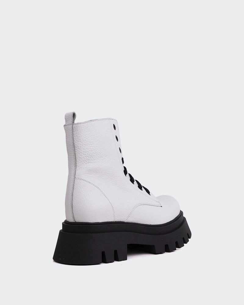 Sainz White Leather Breathable Snowy Path