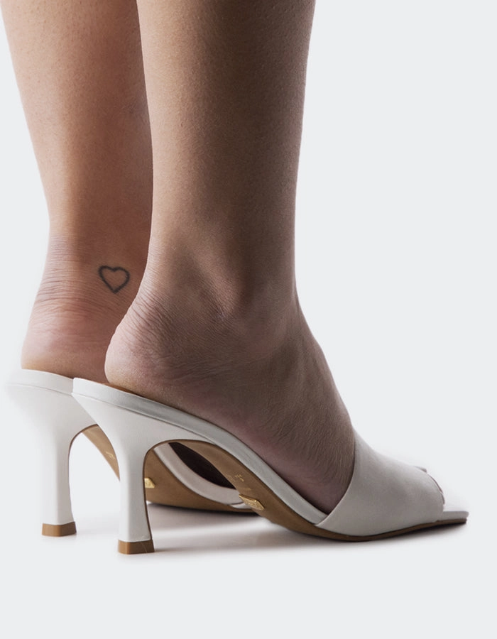 Mylos White Leather Date Soft Bare Support