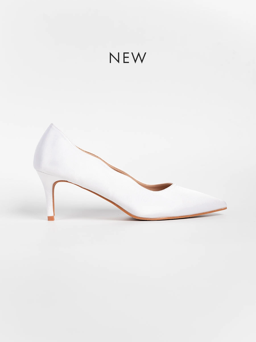 Retro Style Satin Scallop Pumps