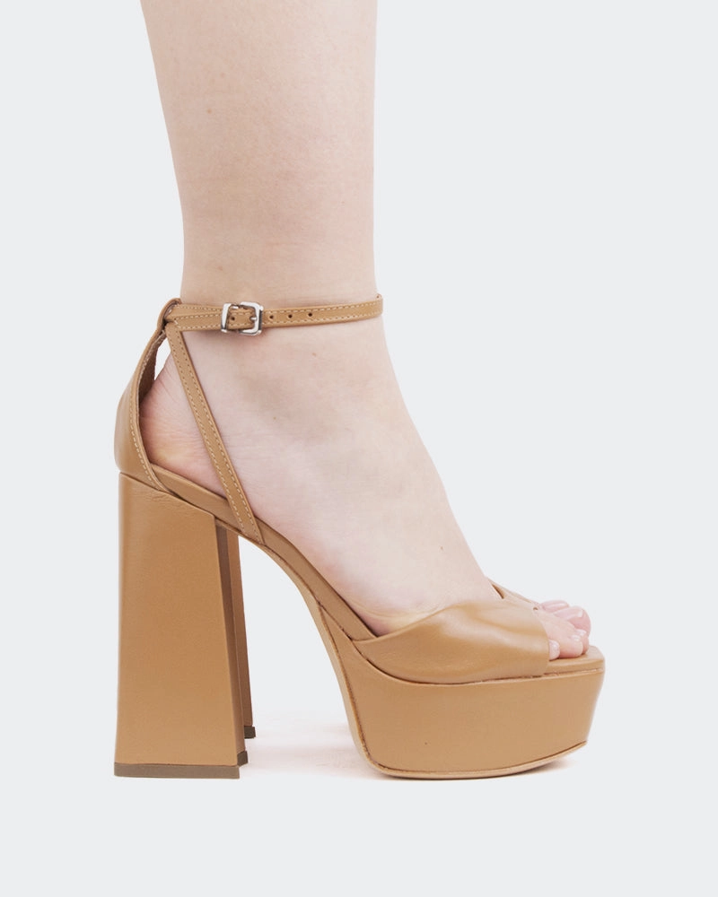 Foot Hug Water Resistant Design Borago, Camel Leather/Cuir Chameau