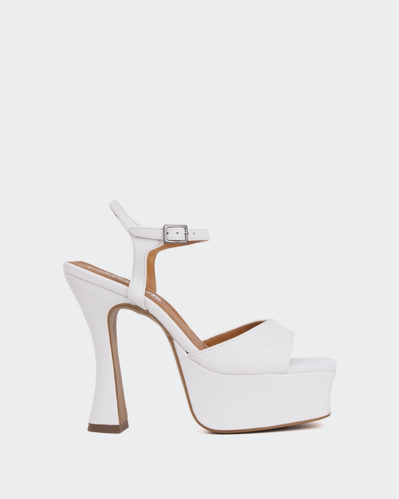 Betsey White Leather/Cuir Blanc Practical Outdoor Shoes