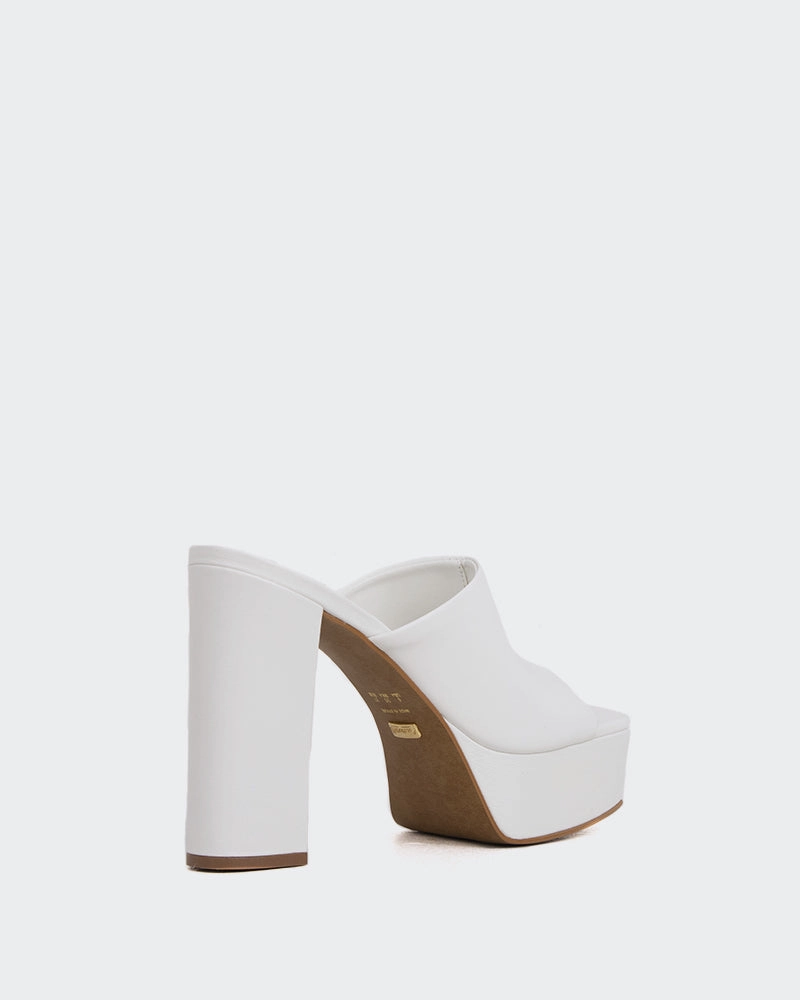 Leva White Leather Anti Bacterial Lining Retro