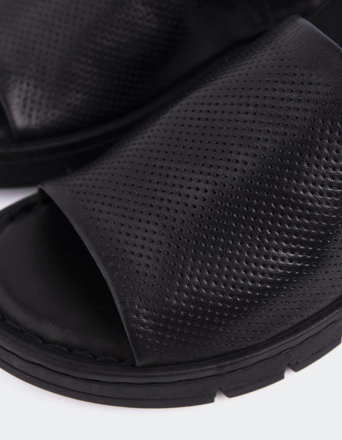 Solihull Black Leather Air Circulation Channels All-purpose stability