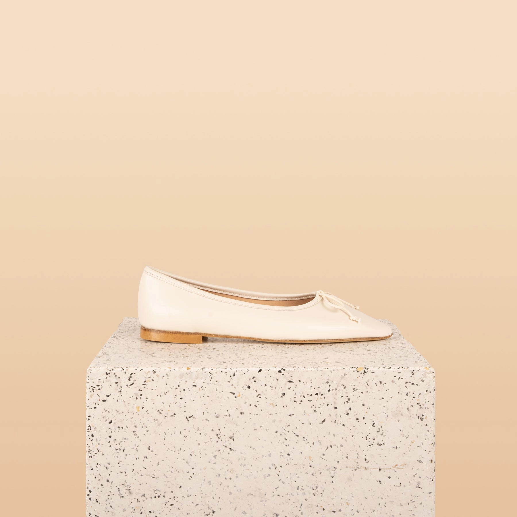 Como - Ivory hypoallergenic