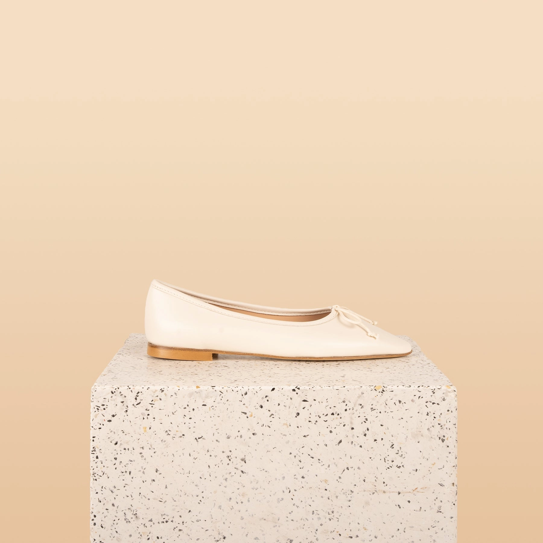 Como - Ivory Line Fit Balanced Fit