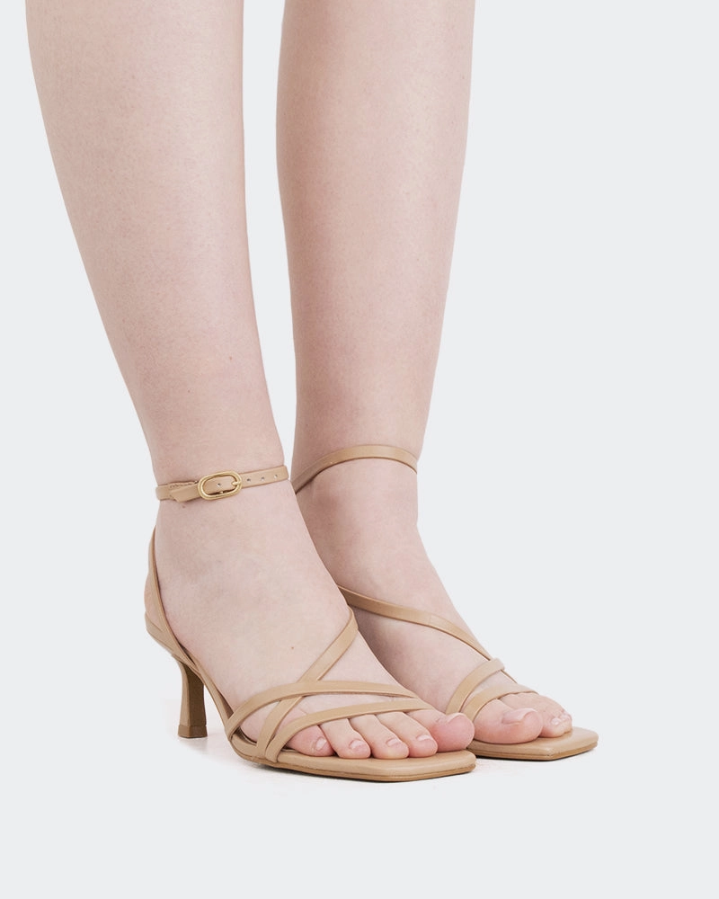 Nobu Camel Leather/Chameau Cuir Modern Fit Relaxed Summer Footwear