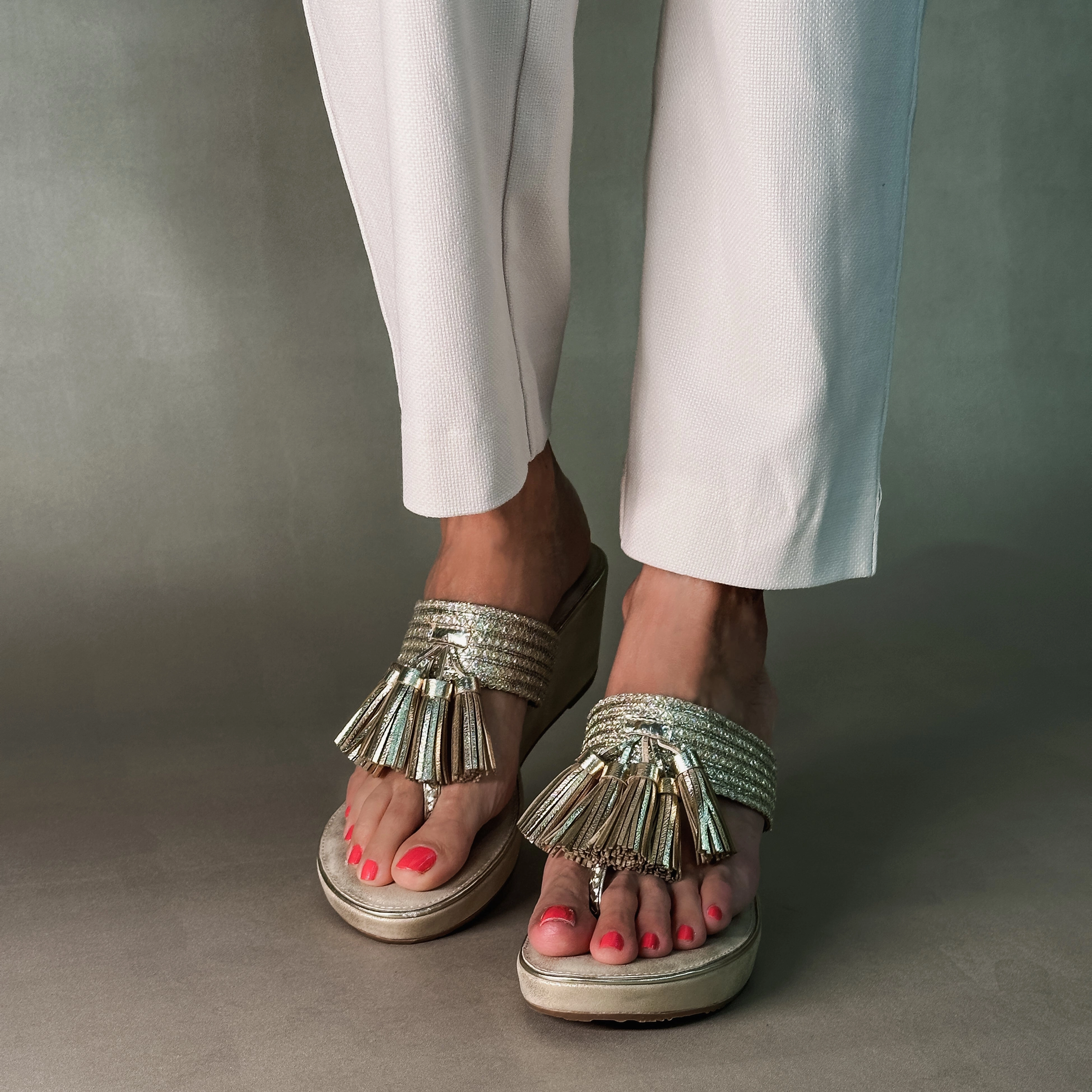 AVANTI- GOLD KOLHAPURIS Orange Fun