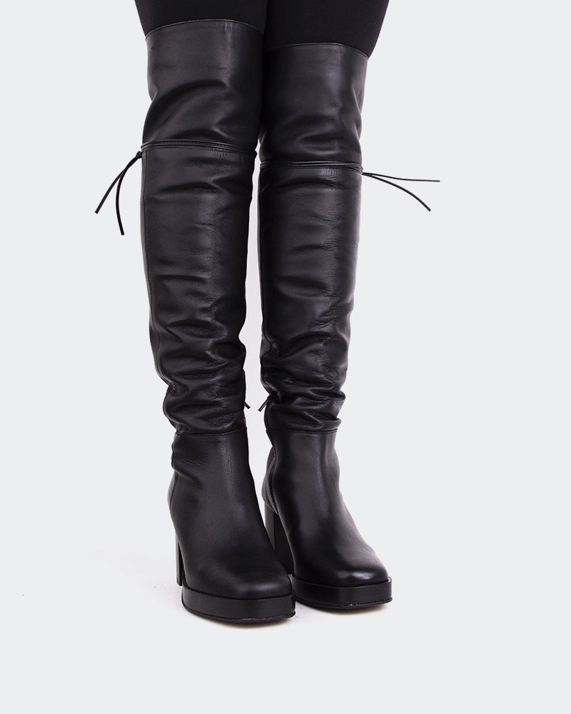 Veneto Black Leather High Traction Adventure Journey