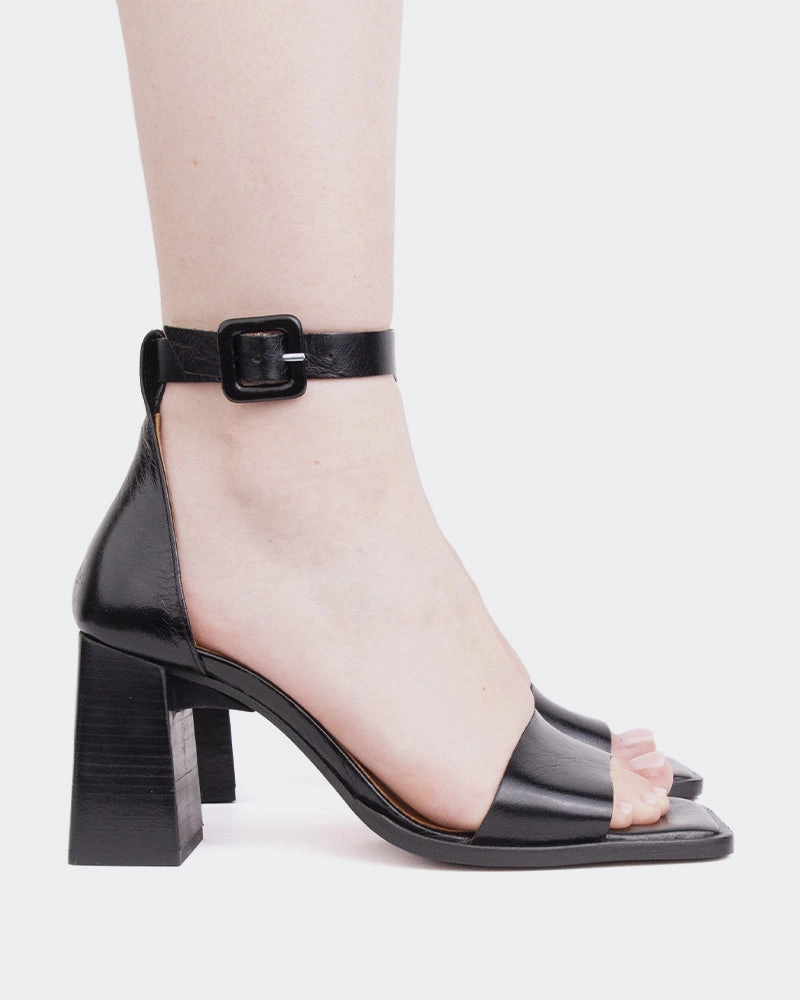 Vertigo Black Leather comfortable - fit